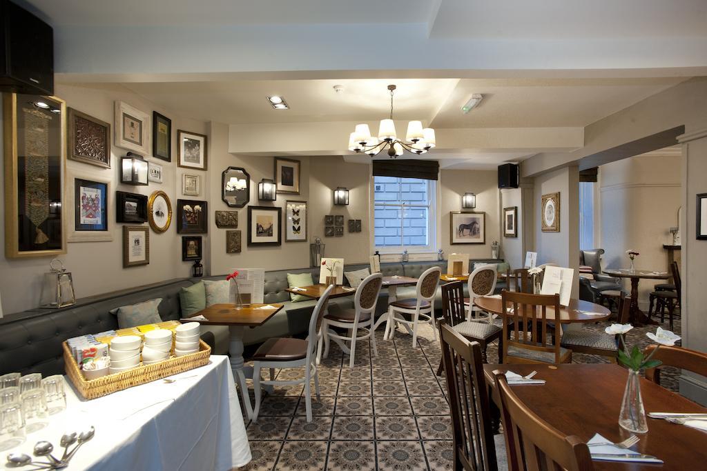 Отель The Goddard Arms Суиндон Экстерьер фото