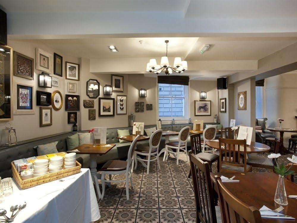 Отель The Goddard Arms Суиндон Экстерьер фото