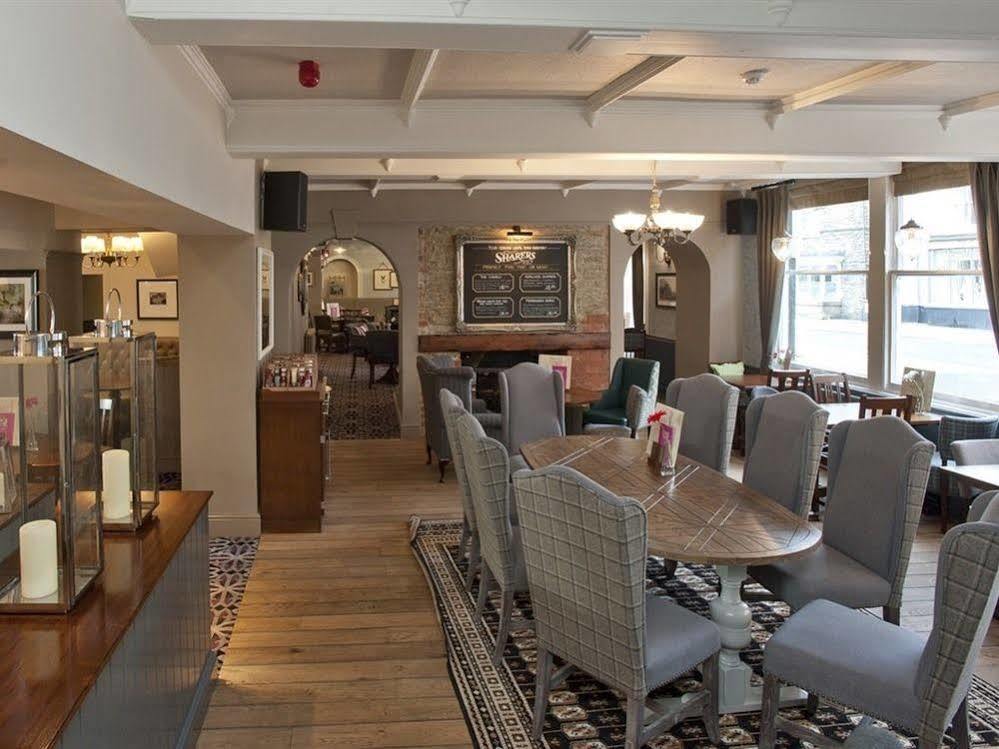 Отель The Goddard Arms Суиндон Экстерьер фото